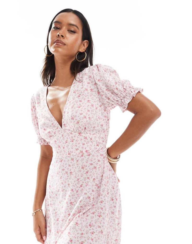 Miss Selfridge - Kurzes, gesponnenes Freizeitkleid mit rosa Blümchenmuster und V-Ausschnitt von Miss Selfridge