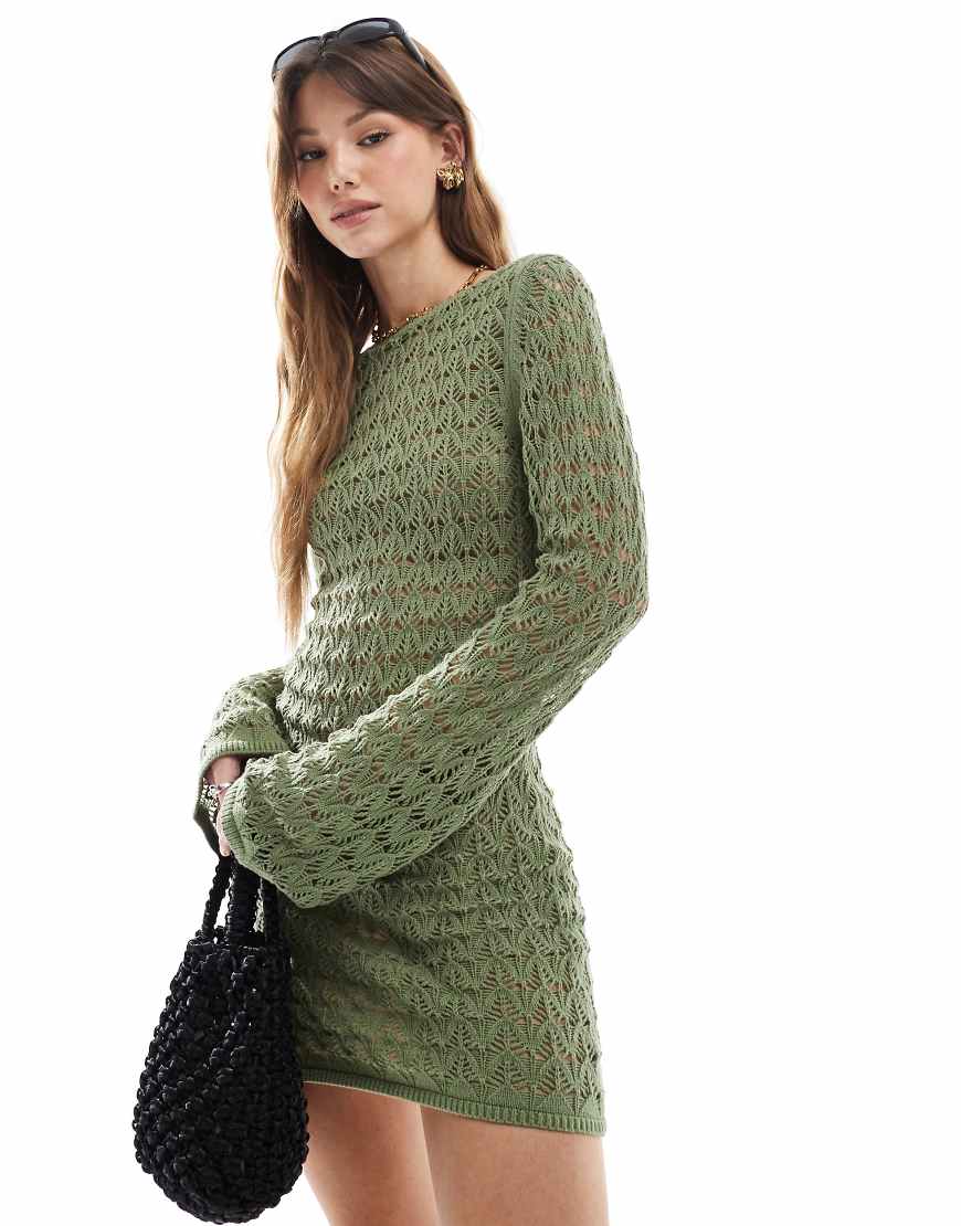 Miss Selfridge - Langärmliges Minikleid aus Häkelstrick in Khaki mit tiefem Rückenausschnitt-Grün von Miss Selfridge
