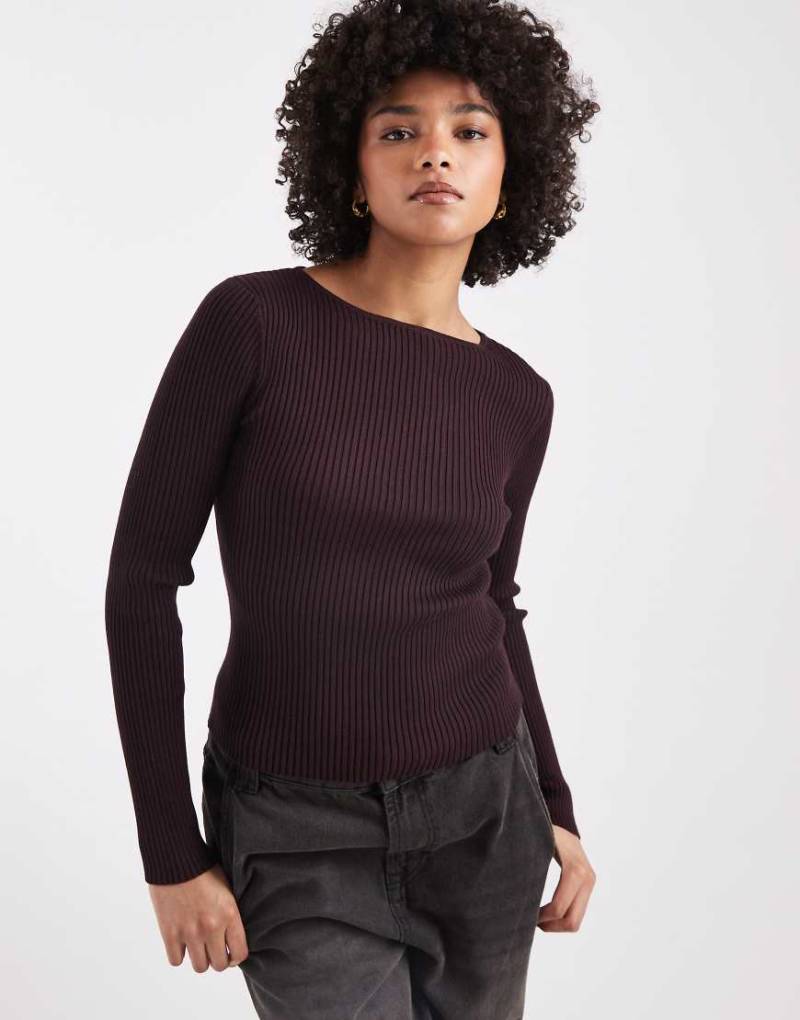 Miss Selfridge - Langärmliges Oberteil aus Rippstrick in Schokobraun mit U-Boot-Ausschnitt-Brown von Miss Selfridge