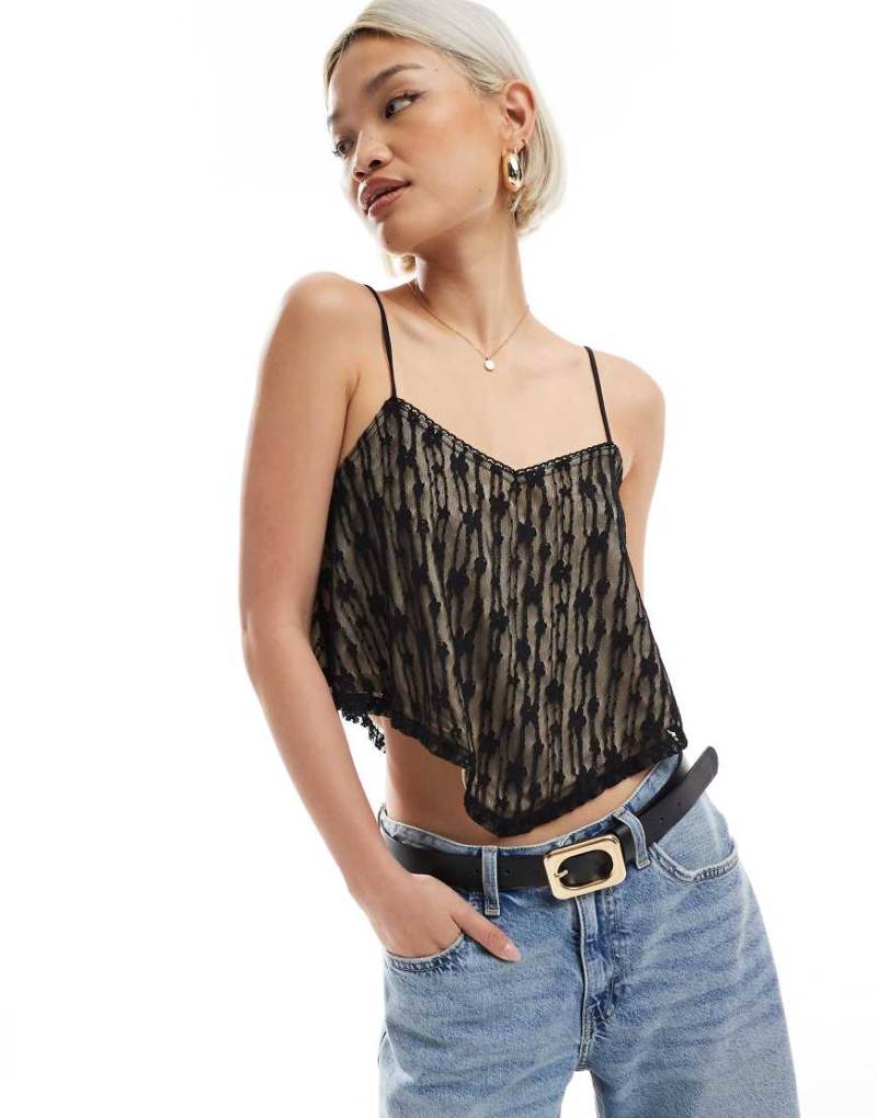 Miss Selfridge - Luftiges Camisole-Oberteil aus Spitze mit geschlitzter Rückseite-Keine Farbe von Miss Selfridge