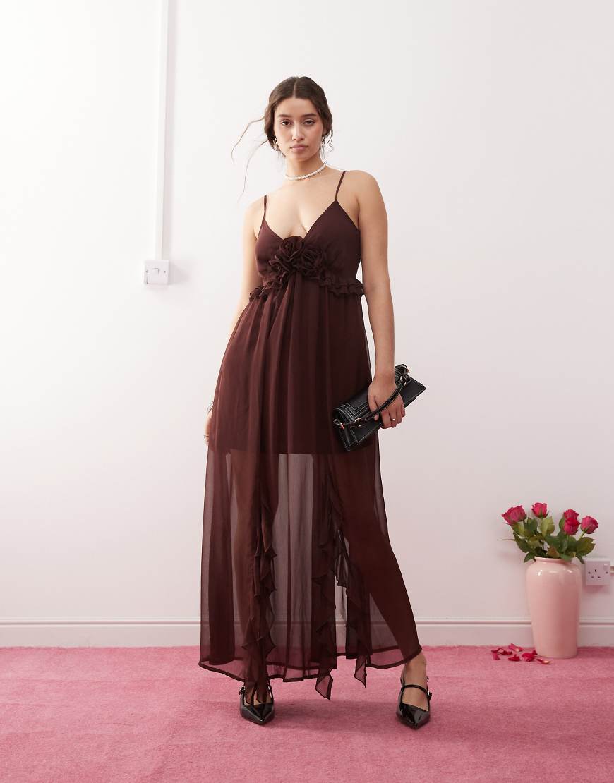 Miss Selfridge - Maxi-Trägerkleid aus Chiffon in Braun mit Korsagendetail Miss Selfridge - Maxi-Trägerkleid aus Chiffon in Braun mit Korsagendetail von Miss Selfridge