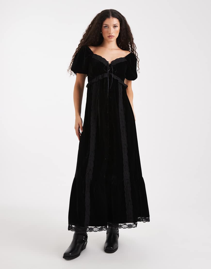 Miss Selfridge - Maxikleid aus Samt und Spitze in Schwarz mit Puffärmeln von Miss Selfridge