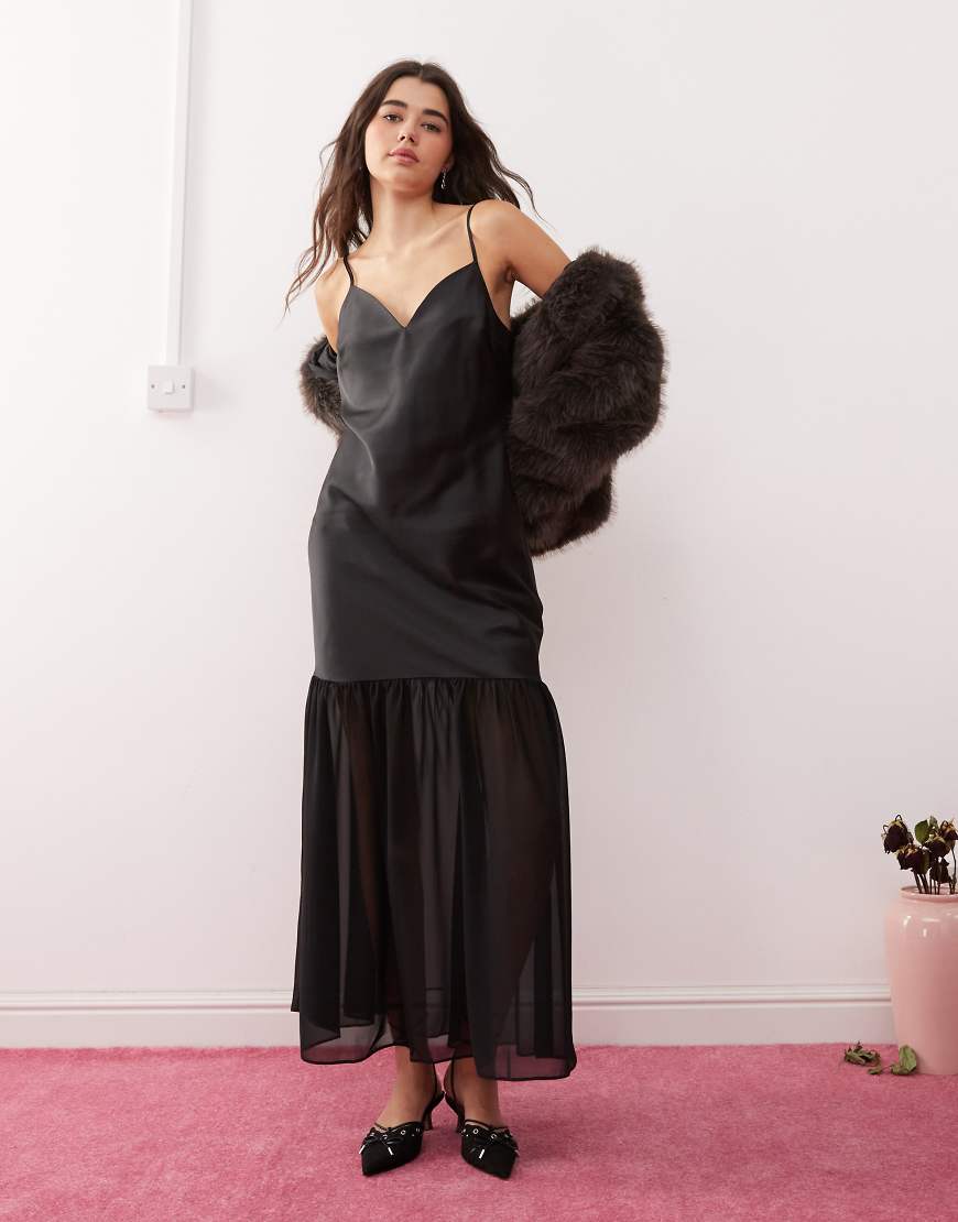 Miss Selfridge - Maxikleid aus Satin in Schwarz mit tief sitzender Taille von Miss Selfridge