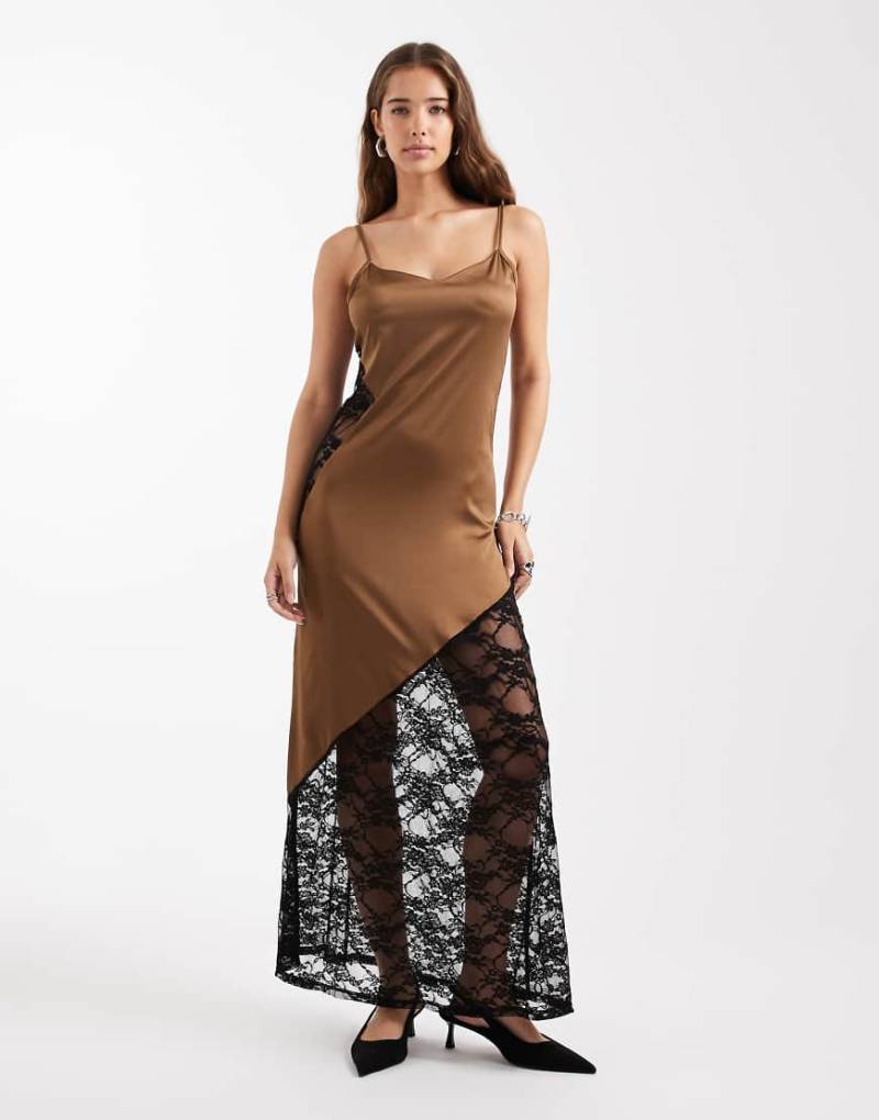 Miss Selfridge - Maxikleid aus Satin mit Spitze-Brown Miss Selfridge - Maxikleid aus Satin mit Spitze-Brown von Miss Selfridge