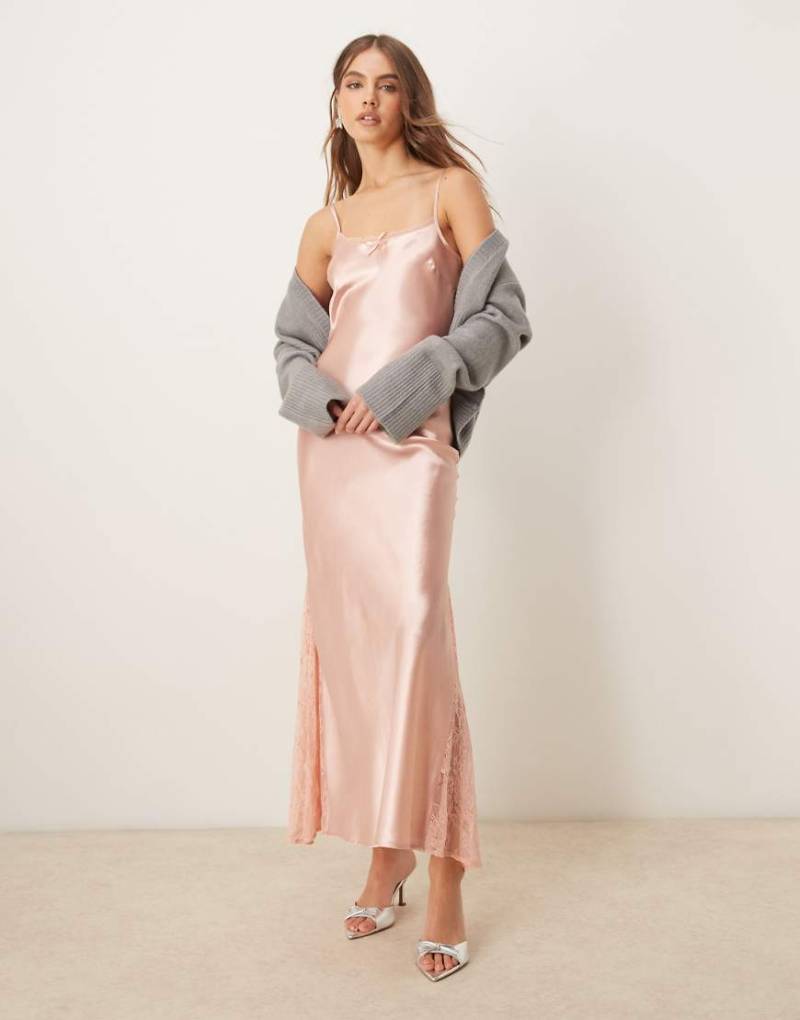 Miss Selfridge - Maxikleid in Hellrosa aus Satin-Spitzenmix von Miss Selfridge