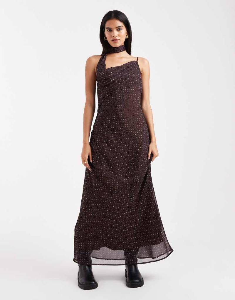 Miss Selfridge - Maxikleid mit Polka Dots, Wasserfallausschnitt und Bindedetail am Hals-Bunt von Miss Selfridge