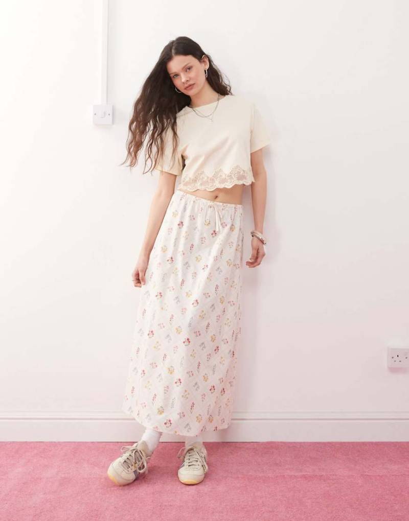 Miss Selfridge - Midi-Schlupfrock aus Leinen in Creme geblümt-Bunt von Miss Selfridge