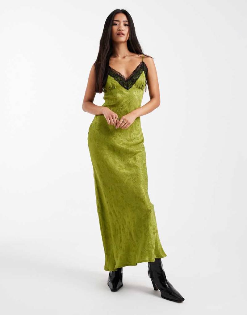 Miss Selfridge - Midikleid in Grün mit Jacquard-Muster und Spitzenbesatz von Miss Selfridge