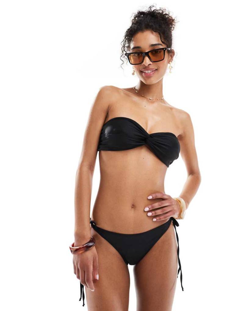 Miss Selfridge - Mix and Match - Seitlich geschnürte Bikinihose in Schwarz von Miss Selfridge