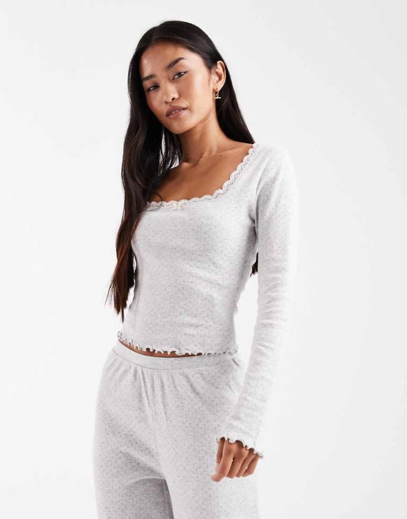 Miss Selfridge - Oberteil in Hellgrau mit Lochmuster eckigem Ausschnitt von Miss Selfridge