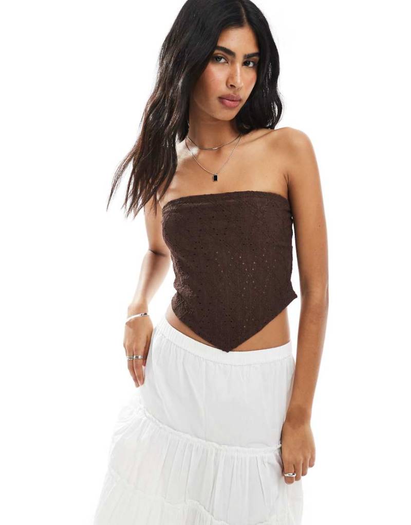 Miss Selfridge - Oberteil in Schokobraun mit Zipfelsaum von Miss Selfridge