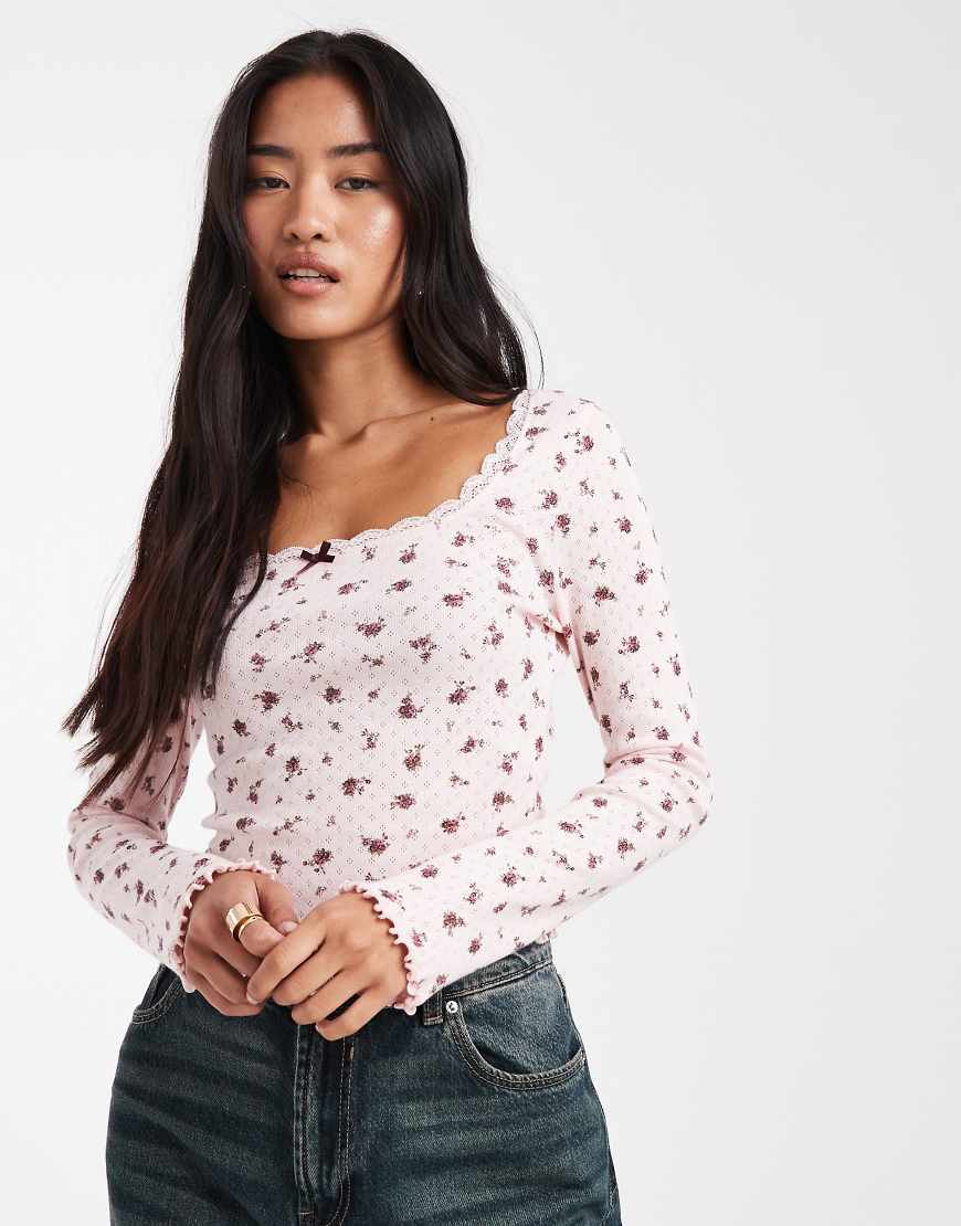 Miss Selfridge - Oberteil mit Lochmuster, eckigem Ausschnitt und Blümchenmuster-Bunt von Miss Selfridge
