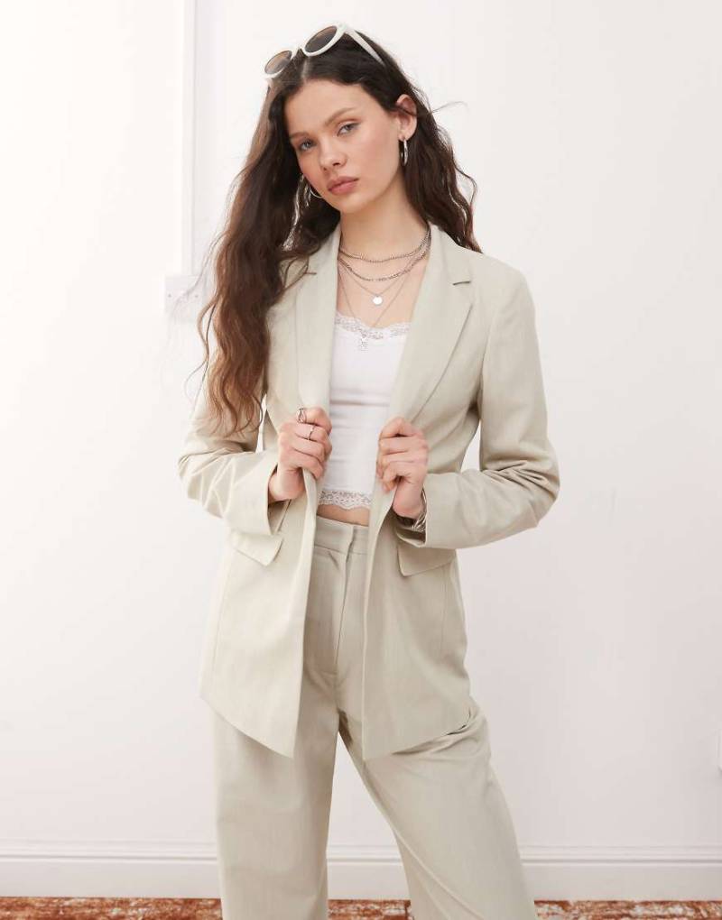 Miss Selfridge - Offener Basic-Blazer in Steinbeige-Neutral von Miss Selfridge