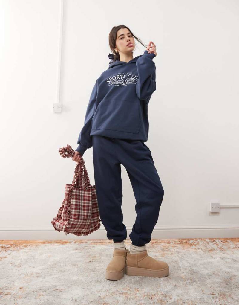 Miss Selfridge - Oversize-Jogginghose in Marineblau, Kombiteil von Miss Selfridge