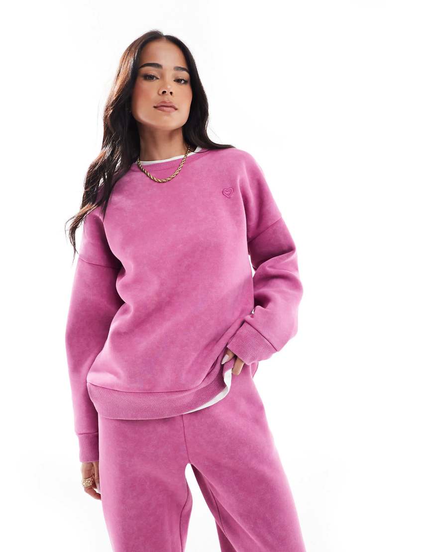 Miss Selfridge - Oversize-Sweatshirt in rosa Acid-Waschung-Lila von Miss Selfridge