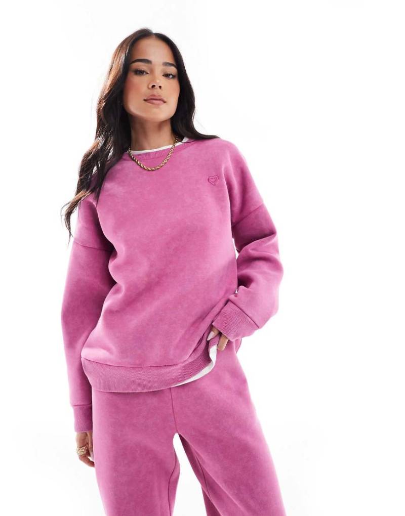 Miss Selfridge - Oversize-Sweatshirt in rosa Acid-Waschung-Lila von Miss Selfridge