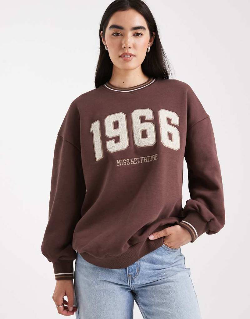 Miss Selfridge - Oversize-Sweatshirt mit Teddyfell-Print-Brown von Miss Selfridge