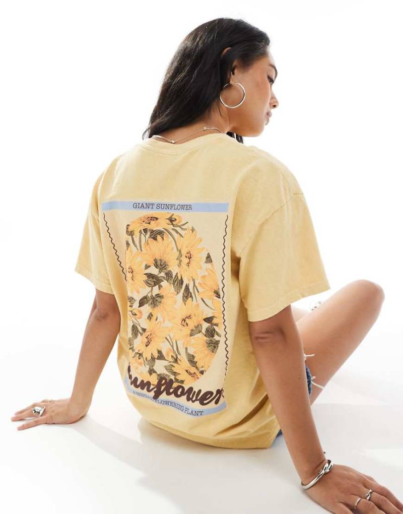 Miss Selfridge - Oversize-T-Shirt in Buttermilch mit Sonnenblumen-Grafikprint-Gelb von Miss Selfridge