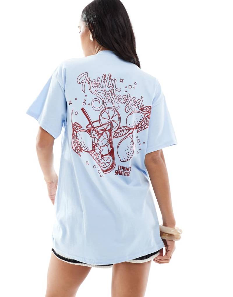 Miss Selfridge - Oversize-T-Shirt in Blau mit sommerlicher Freshly-Squeezed-Grafik-Weiß von Miss Selfridge