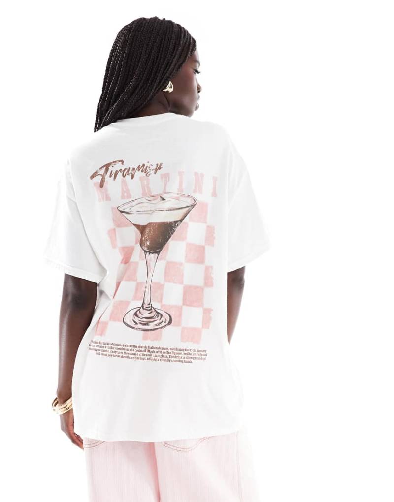 Miss Selfridge - Oversize-T-Shirt in Weiß mit rustikalem „Martini"-Print von Miss Selfridge