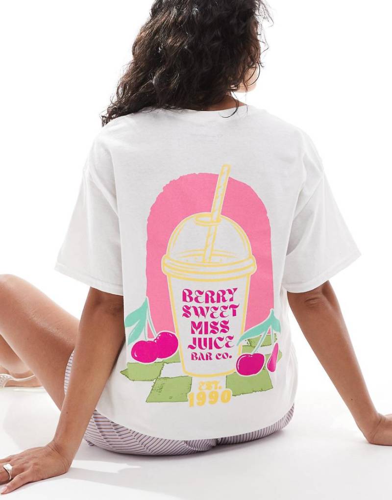 Miss Selfridge - Oversize-T-Shirt in Weiß mit sommerlicher Smoothies-Grafik-Rosa von Miss Selfridge