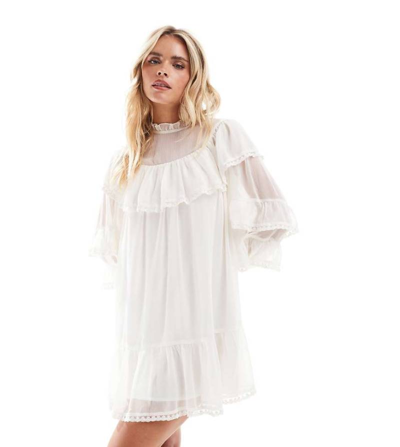 Miss Selfridge Petite - Chiffonkleid in Elfenbein mit Rüschen-Schwarz von Miss Selfridge Petite