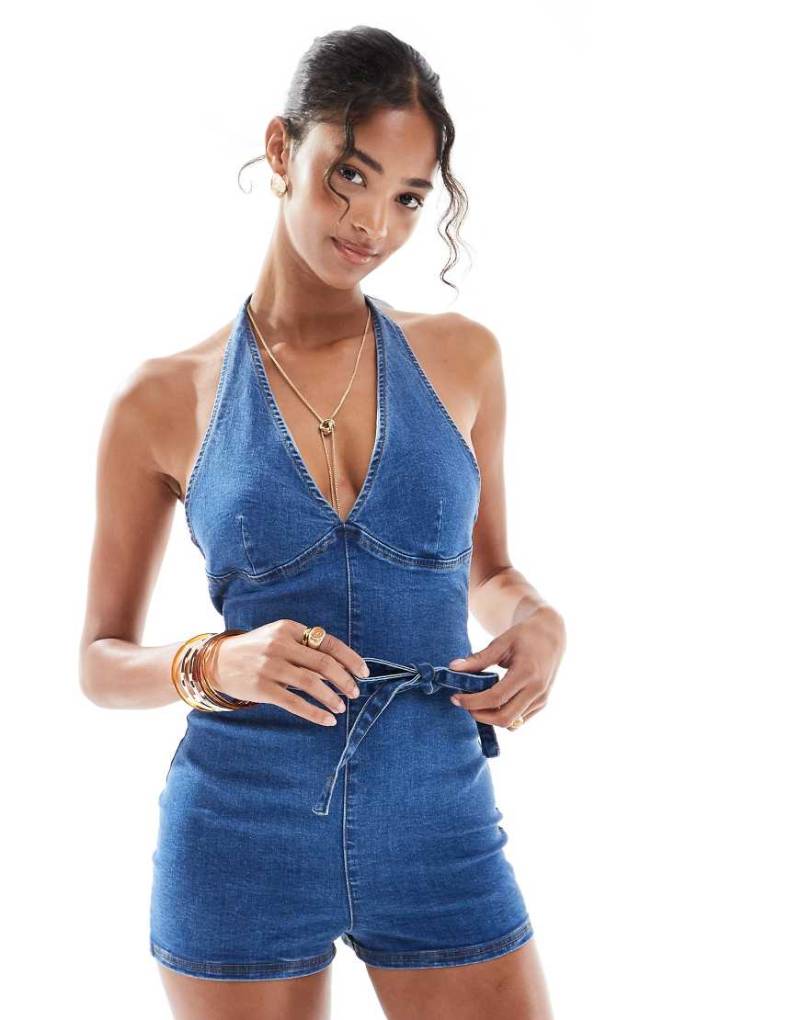 Miss Selfridge - Playsuit in mittlerer Waschung mit tiefem Ausschnitt zum Binden-Blau Miss Selfridge - Playsuit in mittlerer Waschung mit tiefem Ausschnitt zum Binden-Blau von Miss Selfridge