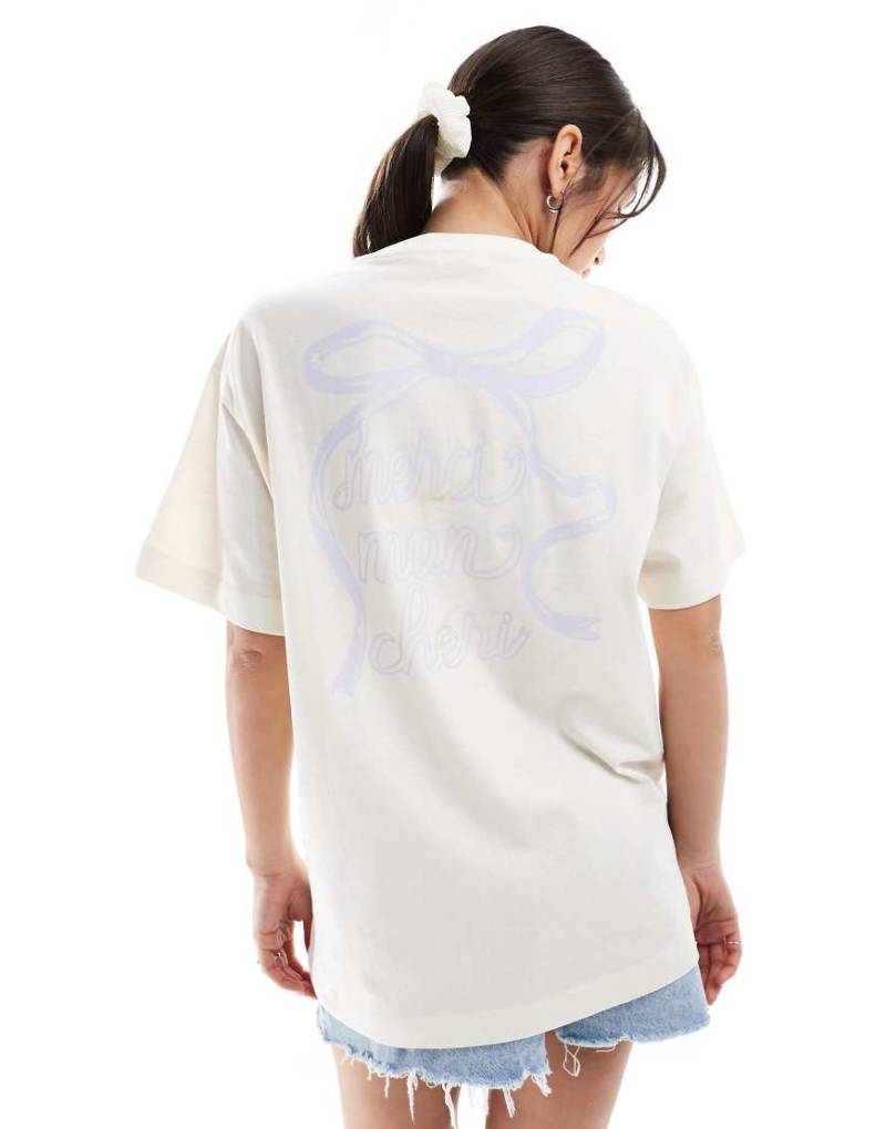 Miss Selfridge - Premium - Oversize-T-Shirt in Weiß mit Schleifen-Grafik auf dem Rücken von Miss Selfridge