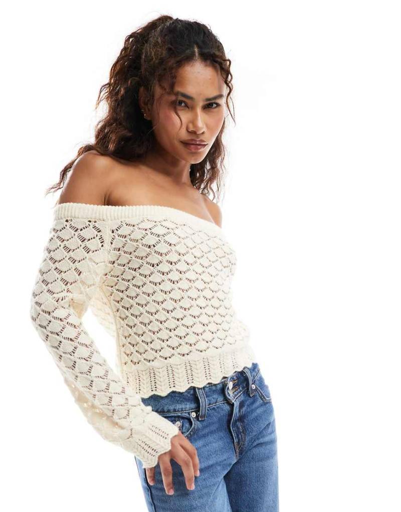 Miss Selfridge - Pullover aus Pointelle-Strick in Cremeweiß mit Carmen-Ausschnitt von Miss Selfridge