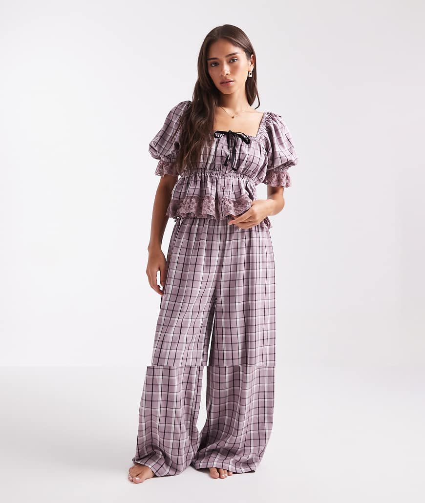 Miss Selfridge - Pyjama-Set aus Baumwolle in Lila kariert mit weitem Bein-Bunt von Miss Selfridge