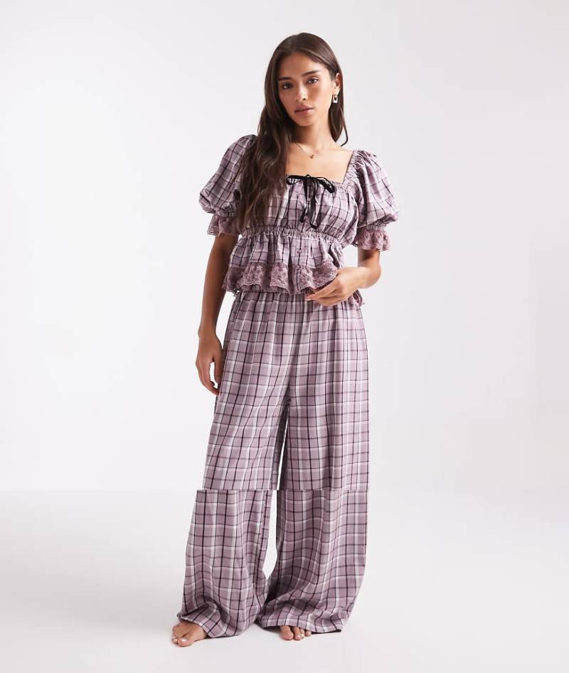 Miss Selfridge - Pyjama-Set aus Baumwolle in Lila kariert mit weitem Bein-Bunt von Miss Selfridge