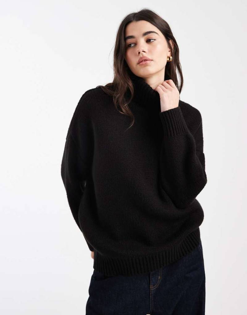 Miss Selfridge - Rollkragenpullover in Schwarz mit Saumschlitz von Miss Selfridge