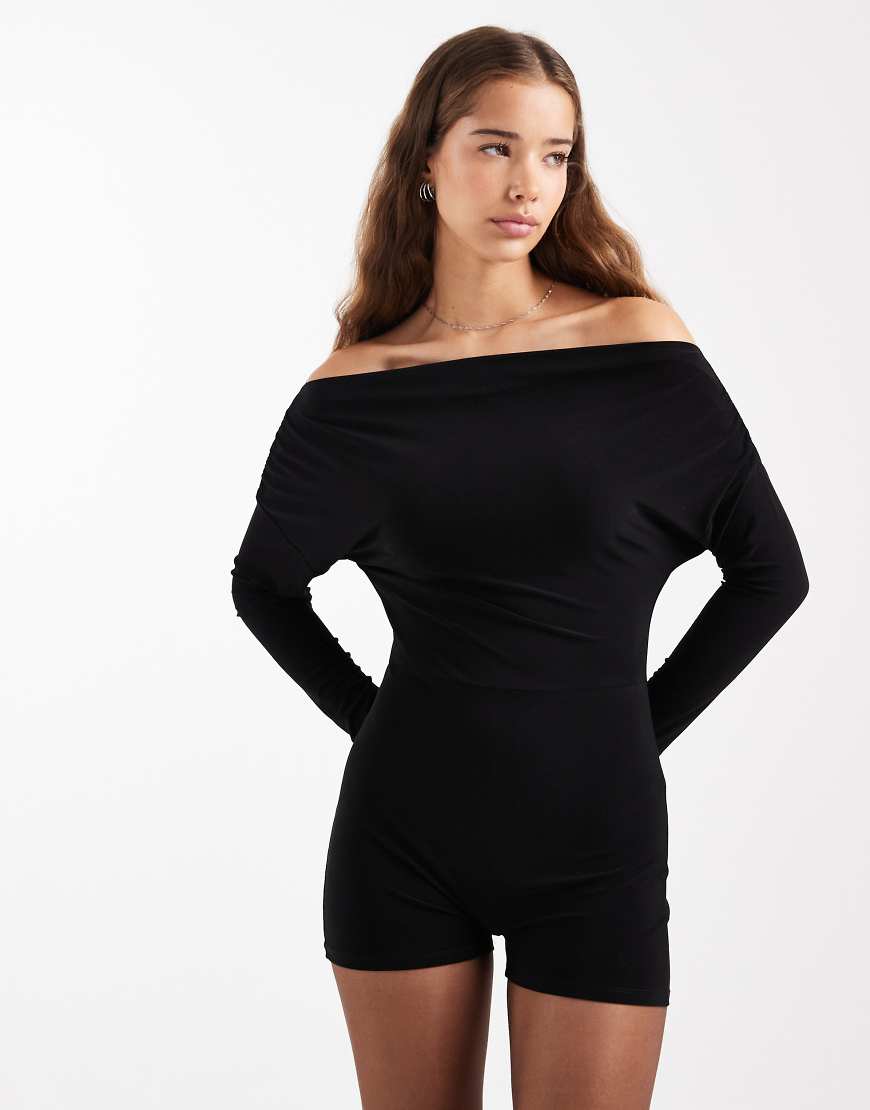 Miss Selfridge - Schulterfreier, langärmliger Playsuit-Schwarz Miss Selfridge - Schulterfreier, langärmliger Playsuit-Schwarz von Miss Selfridge