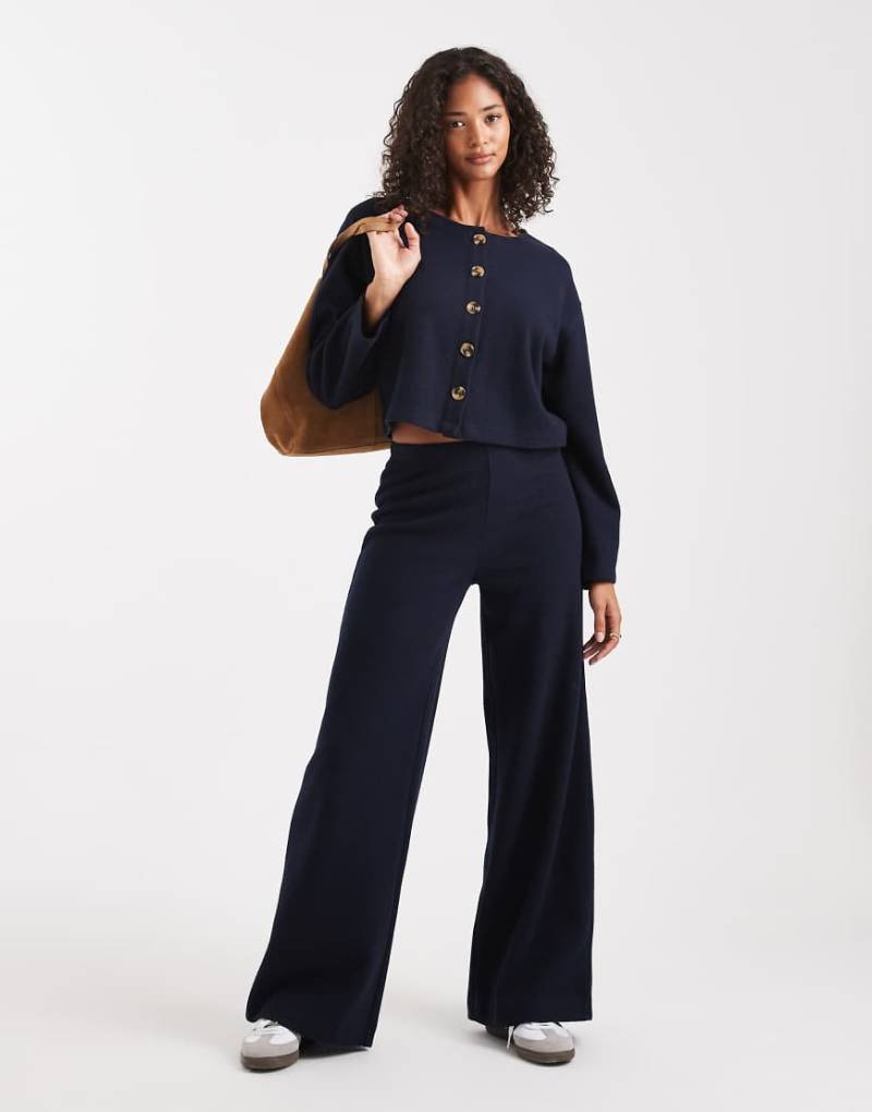 Miss Selfridge - Superweiche Hose in Marineblau, Kombiteil Miss Selfridge - Superweiche Hose in Marineblau, Kombiteil von Miss Selfridge