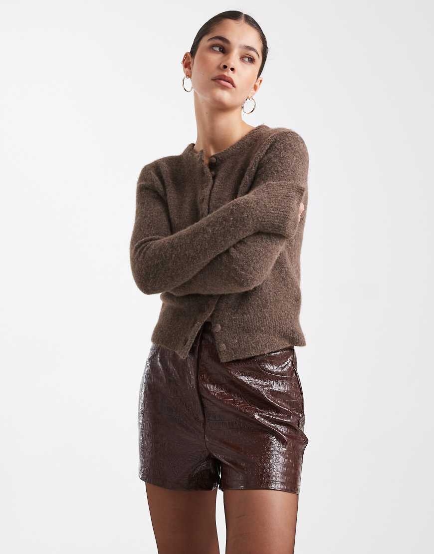 Miss Selfridge - Shorts aus Kunstleder mit Krokoprägung-Brown von Miss Selfridge