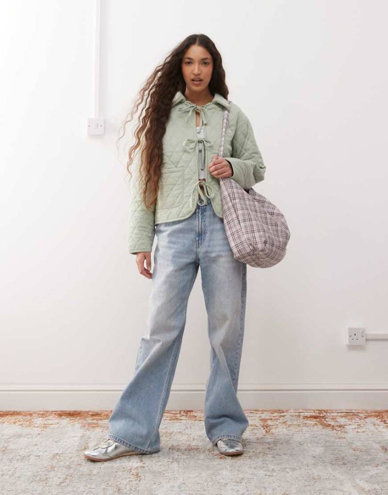 Miss Selfridge - Steppjacke in Salbeigrün mit Futter von Miss Selfridge