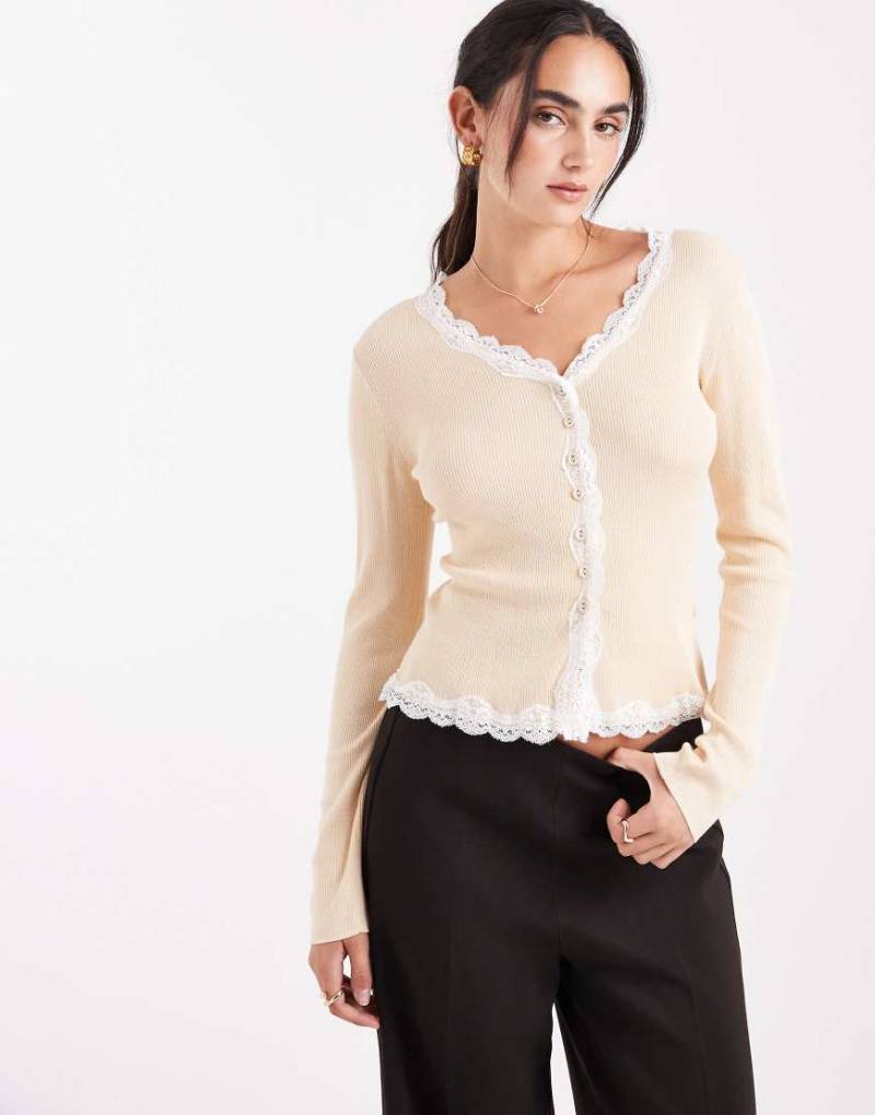 Miss Selfridge - Strickjacke in Beige mit Spitzenborte-Grau von Miss Selfridge