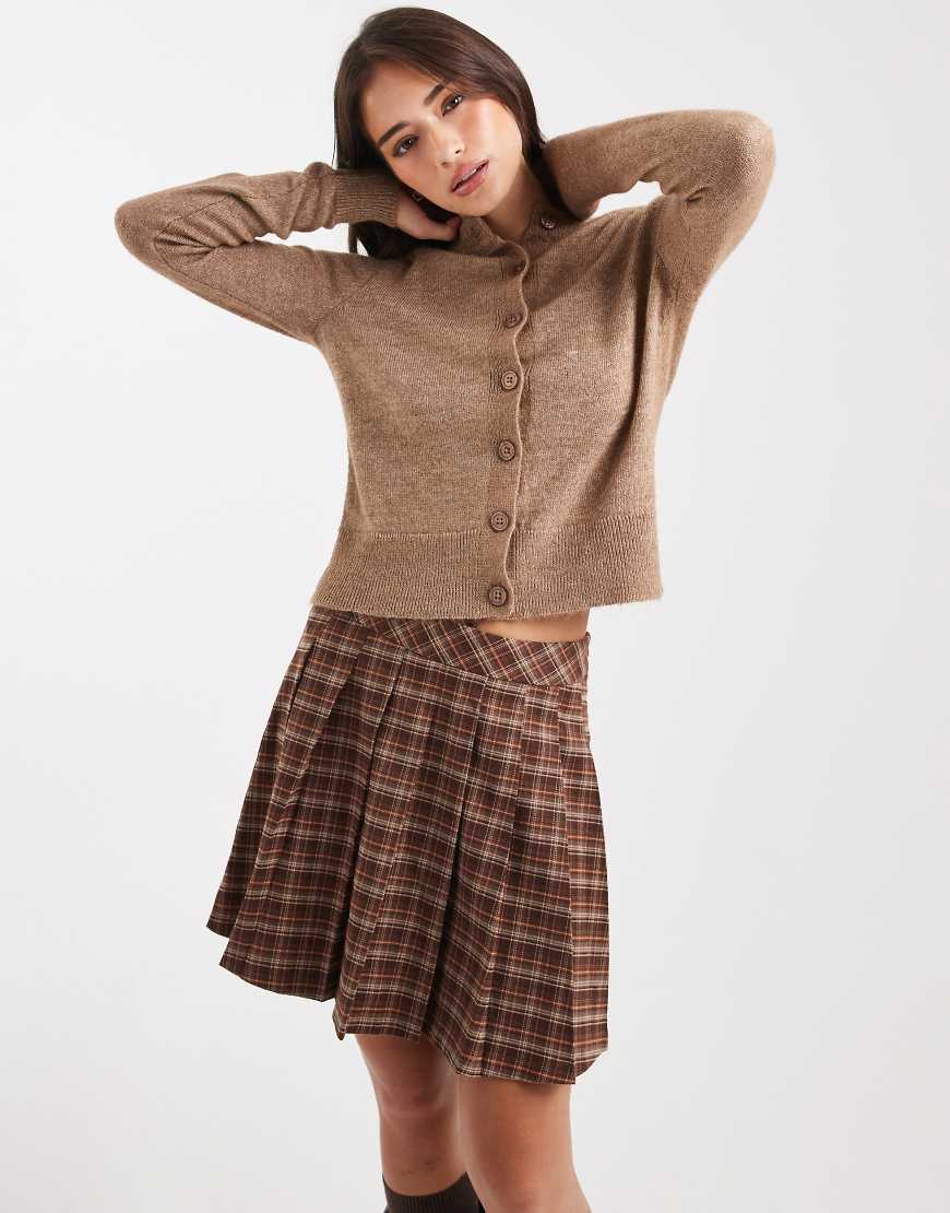 Miss Selfridge - Strickjacke in Camel mit Rundhalsausschnitt-Neutral von Miss Selfridge