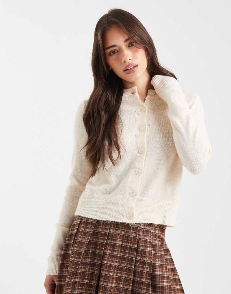 Miss Selfridge - Strickjacke in Creme mit Rundhalsausschnitt-Weiß von Miss Selfridge