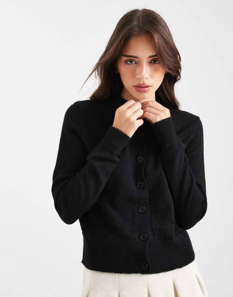 Miss Selfridge - Strickjacke in Schwarz mit Rundhalsausschnitt von Miss Selfridge