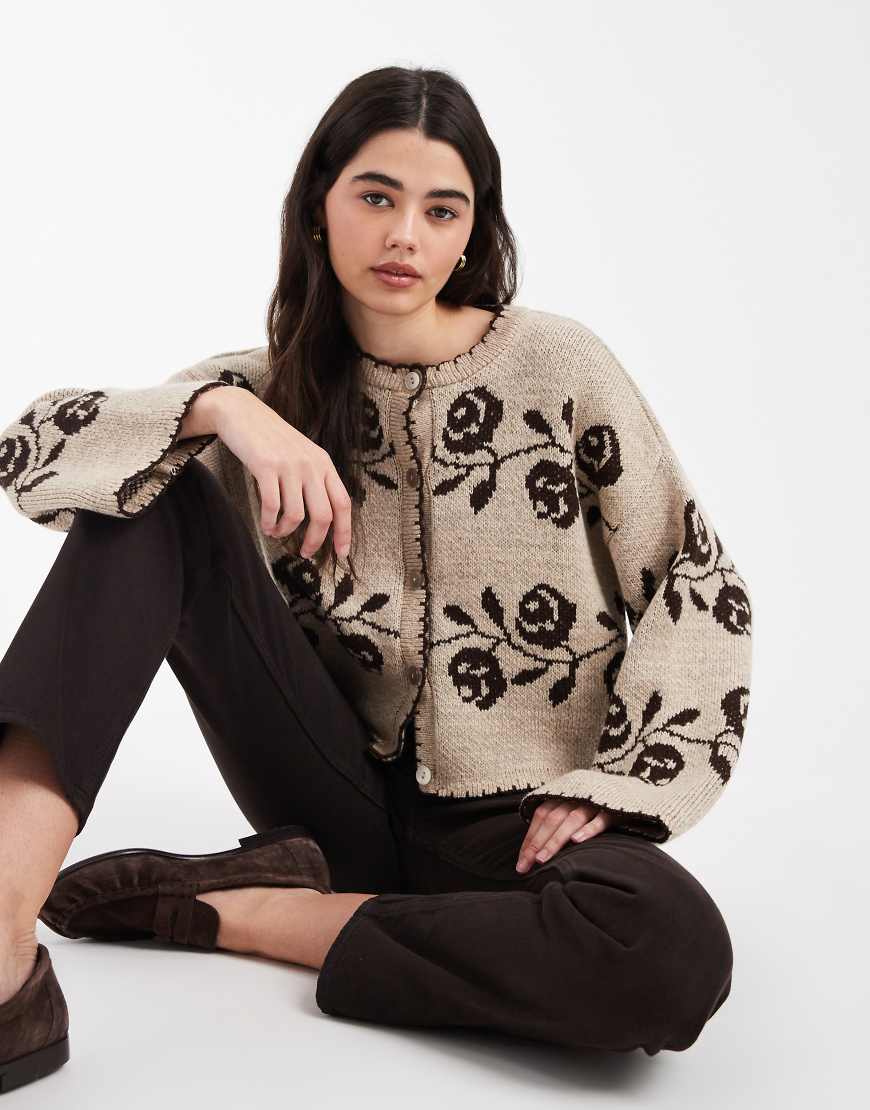 Miss Selfridge - Strickjacke mit Deckenstich und Blumenmuster-Weiß von Miss Selfridge