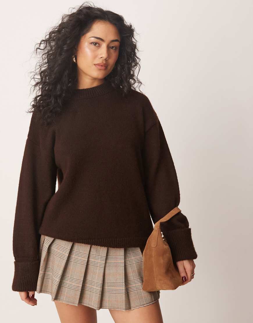 Miss Selfridge - Strickpullover in Braun mit Rundhalsausschnitt von Miss Selfridge