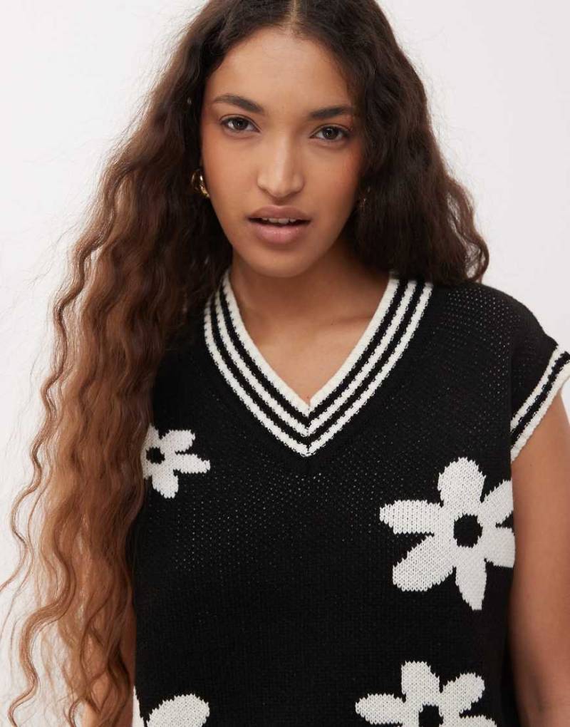 Miss Selfridge - Strickpullunder mit Blumenmuster-Bunt von Miss Selfridge