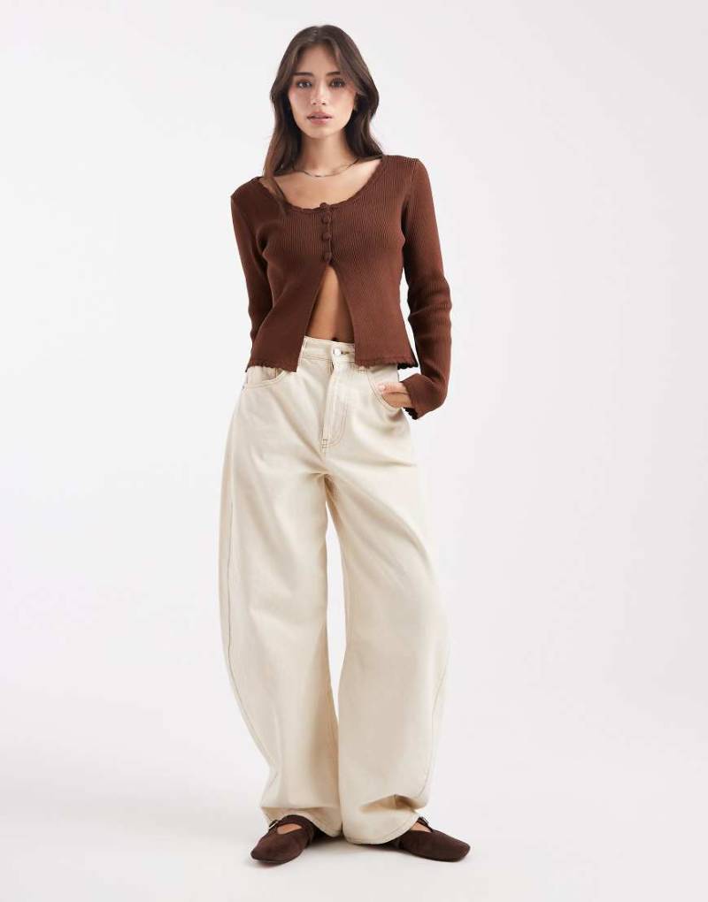 Miss Selfridge - Stricktop in Schokobraun mit Muschelkantensaum-Brown von Miss Selfridge