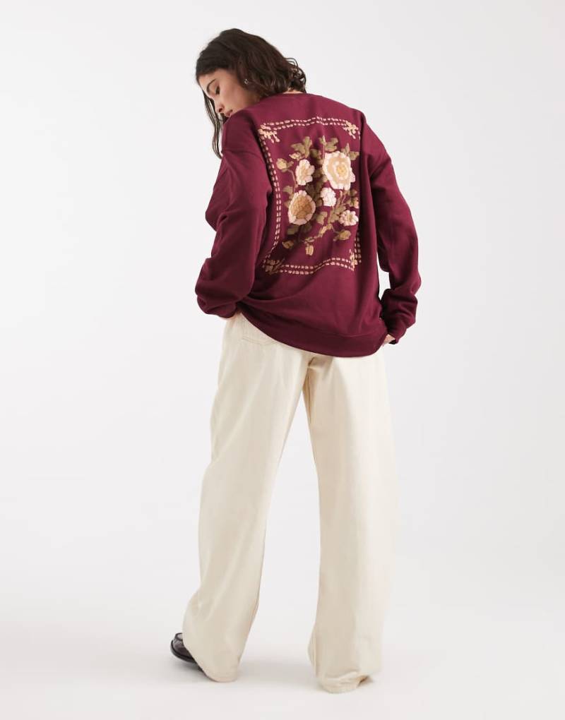 Miss Selfridge - Sweatshirt in Pflaume mit Gobelin-Rückenprint-Rot Miss Selfridge - Sweatshirt in Pflaume mit Gobelin-Rückenprint-Rot von Miss Selfridge
