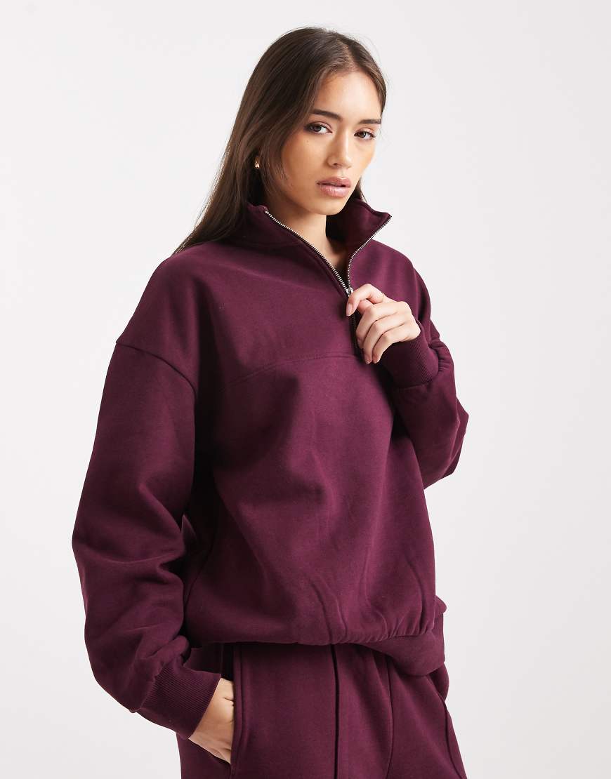 Miss Selfridge - Sweatshirt in Pflaume mit kurzem Reißverschluss-Lila Miss Selfridge - Sweatshirt in Pflaume mit kurzem Reißverschluss-Lila von Miss Selfridge