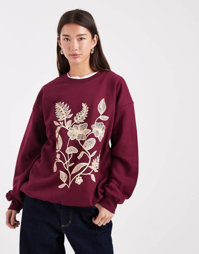 Miss Selfridge - Sweatshirt in dunklem Kirschrot mit Blumenmotiv von Miss Selfridge