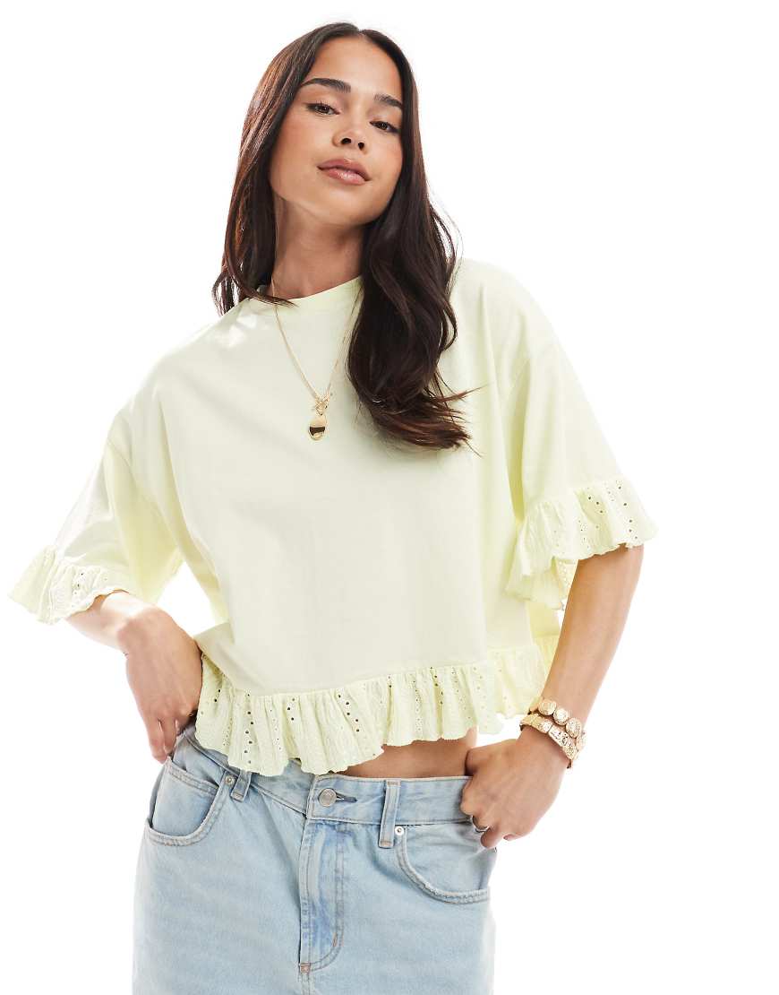 Miss Selfridge - T-Shirt in Buttermilch mit gerafftem Saum-Gelb Miss Selfridge - T-Shirt in Buttermilch mit gerafftem Saum-Gelb von Miss Selfridge