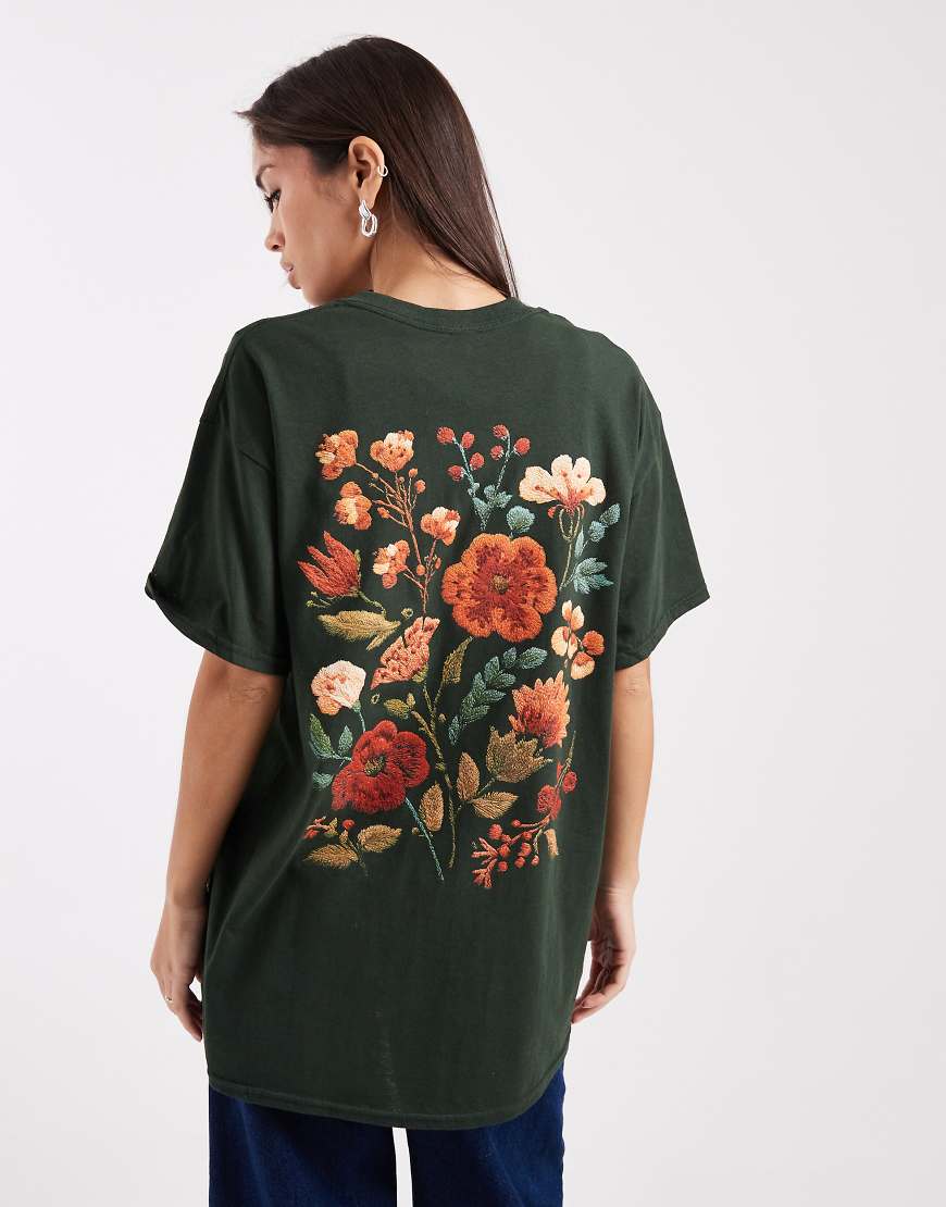 Miss Selfridge - T-Shirt in Olivgrün mit floralem Gobelin-Print von Miss Selfridge