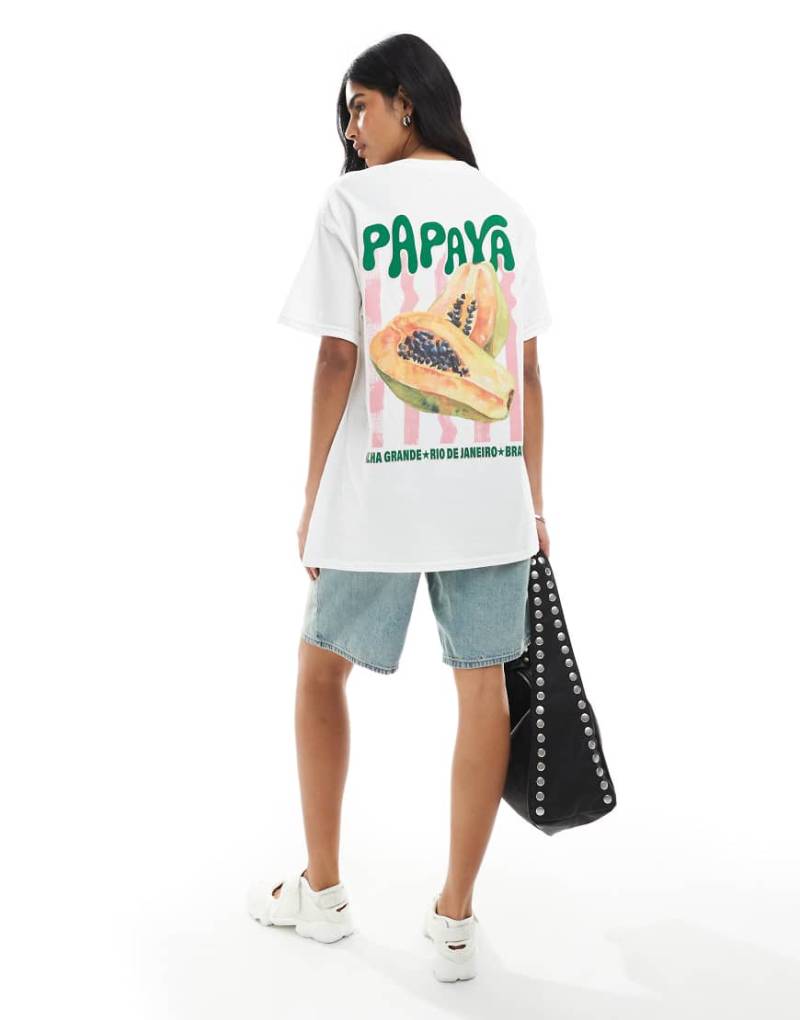 Miss Selfridge - T-Shirt in Weiß mit Papaya-Grafik von Miss Selfridge